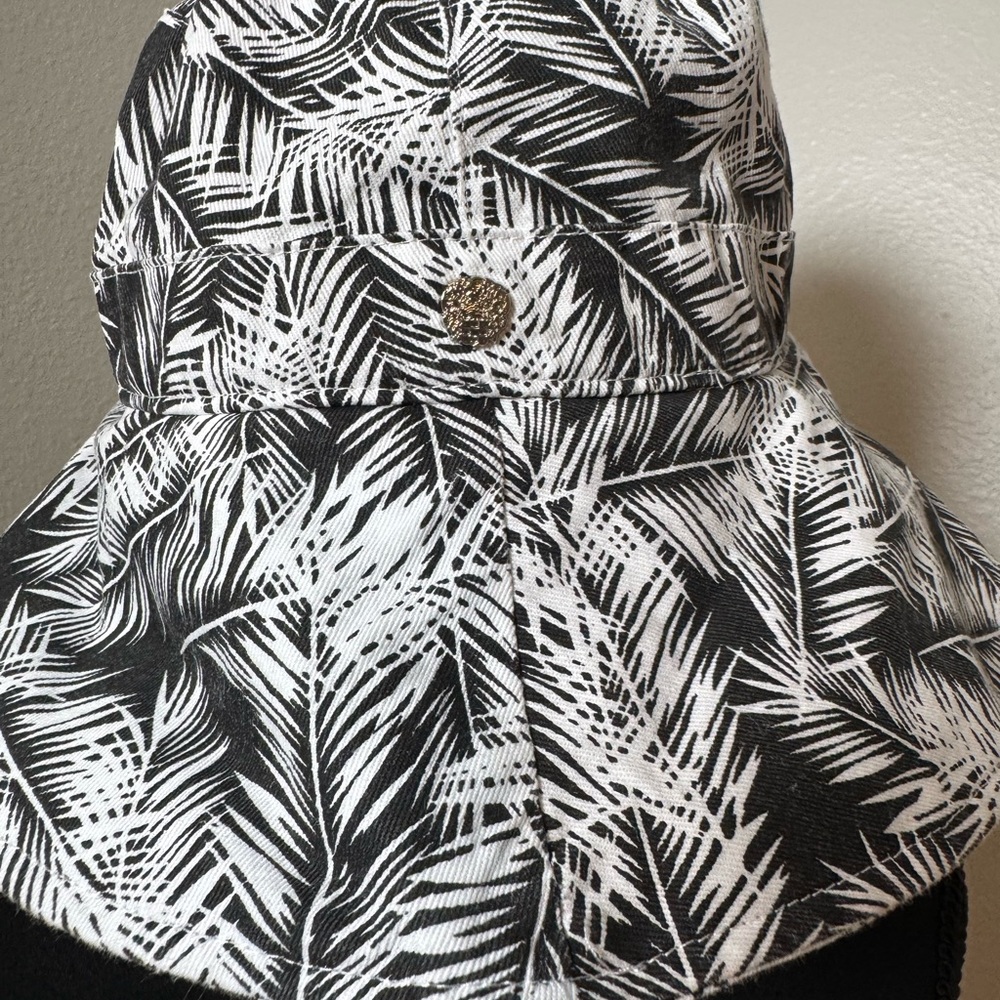 Vince Camuto Black and White Palm Leaf Hat